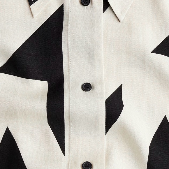 H&M Black and White Geometric Blouse - Picture 2 of 7